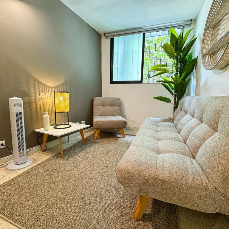 1Br Best Location Laureles with AC - Three-Bedroom Apartment - 10