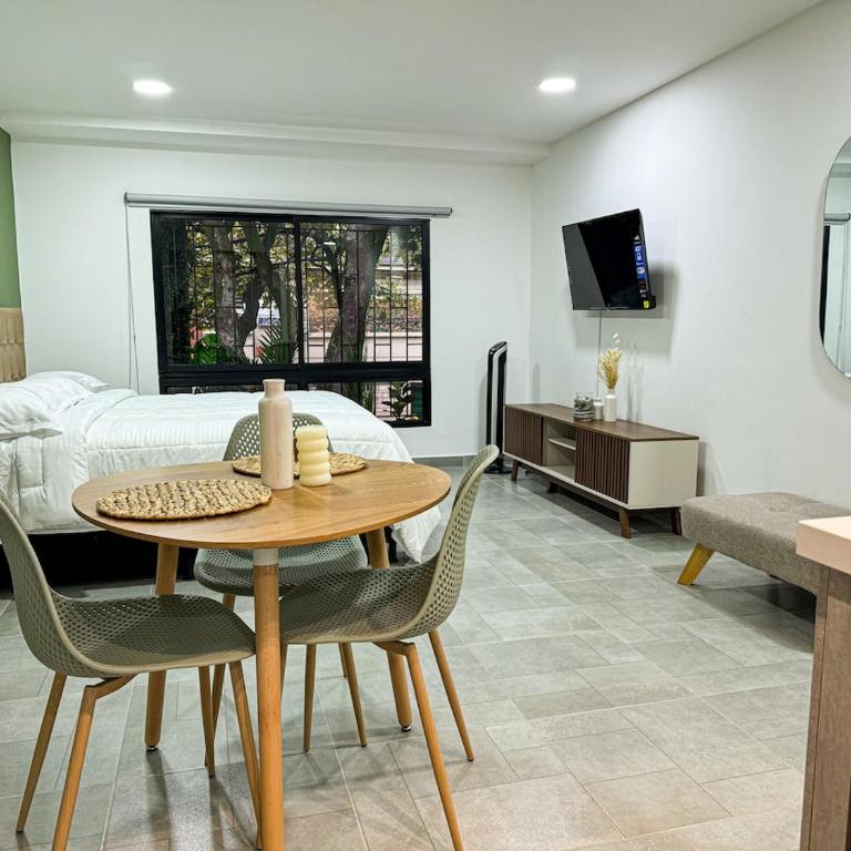 1Br Best Location Laureles with AC - One-Bedroom Apartment - 5