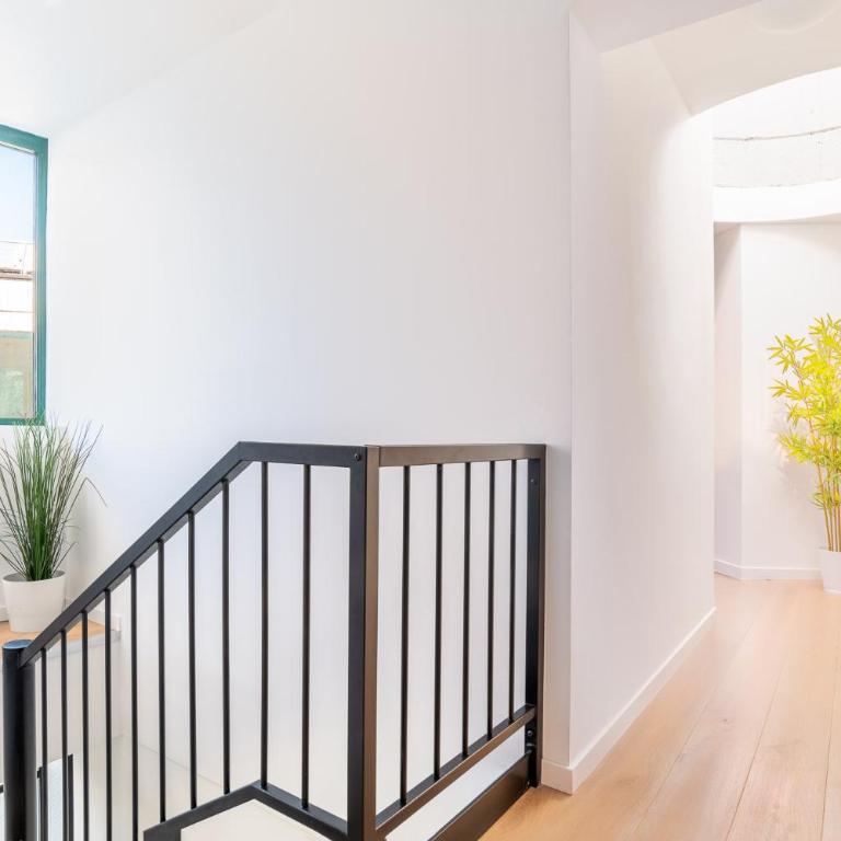 4 BD with SPA near center Private parking - Appartamento - 69