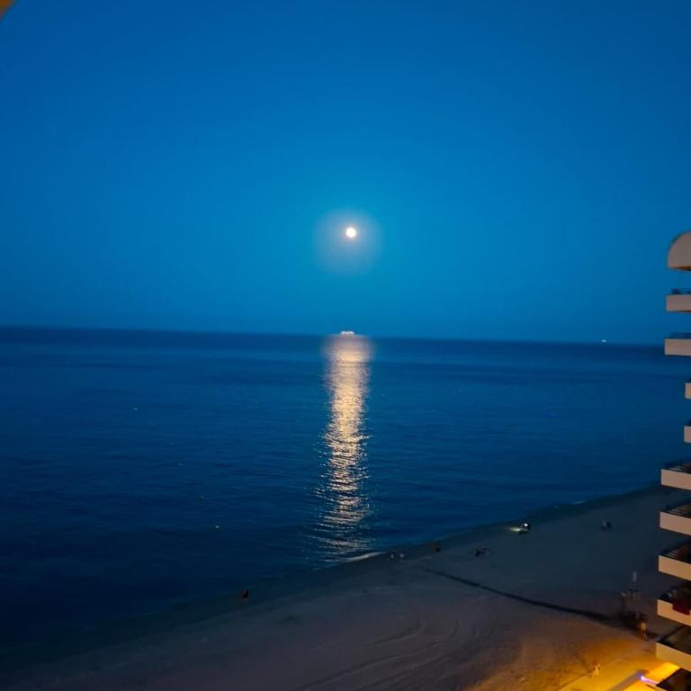 Apartamento con vistas al mar y acceso directo a la playa - Apartamento de 2 dormitorios - 15