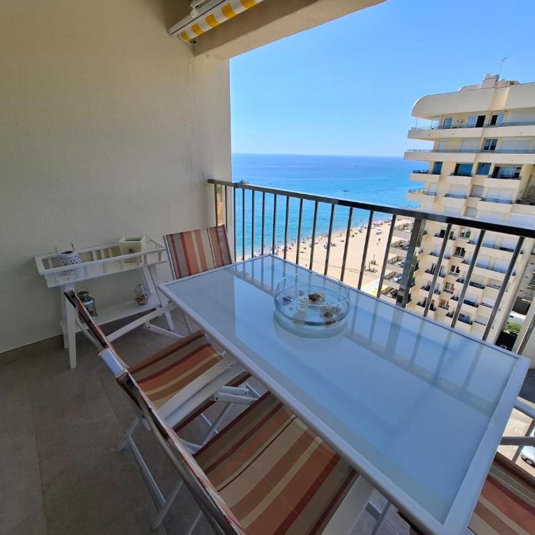 Apartamento con vistas al mar y acceso directo a la playa - Apartamento de 2 dormitorios - 21