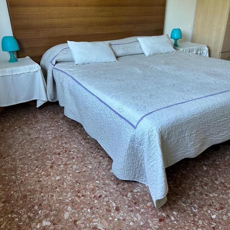 Travellers Lodge Bed & Rooms - Deluxe Doppelzimmer mit Gemeinschaftsbad - 3