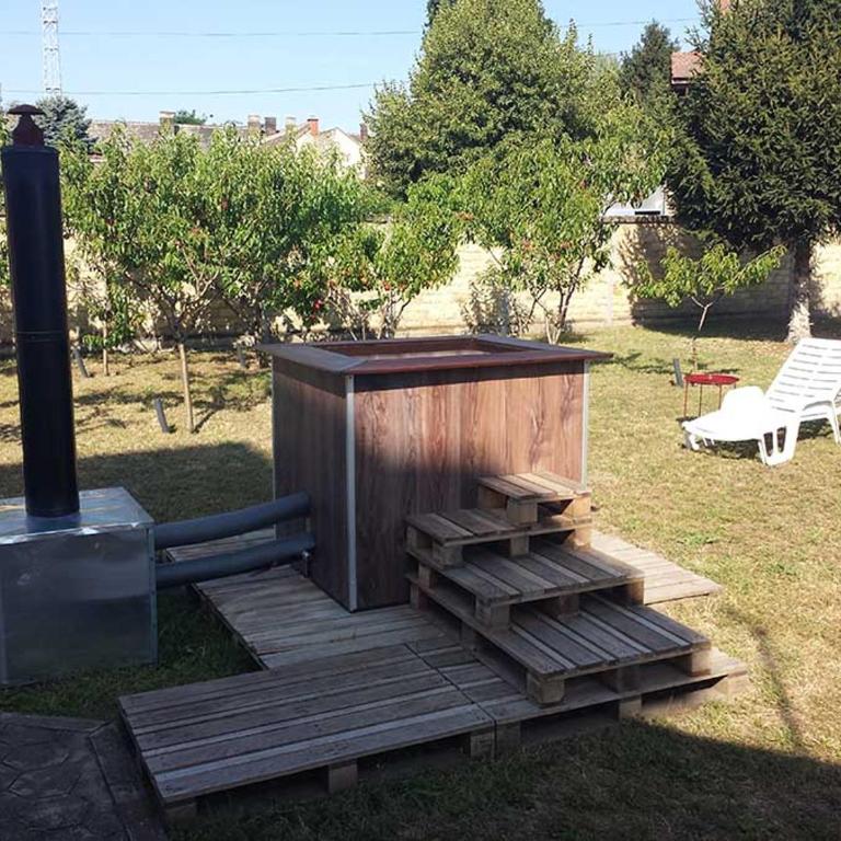 BedRenter Private Garden Retreat for Two with Private Wood-Fired Hot Tub - Studio with Garden View - 2