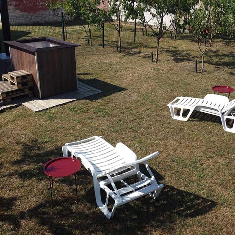BedRenter Private Garden Retreat for Two with Private Wood-Fired Hot Tub - Studio with Garden View - 6