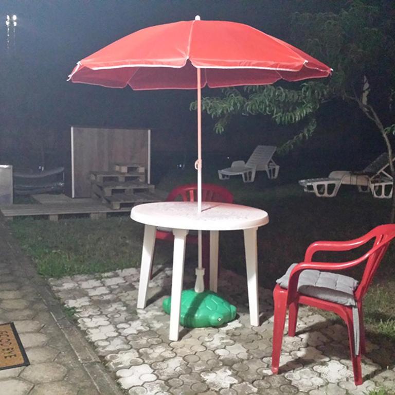 BedRenter Private Garden Retreat for Two with Private Wood-Fired Hot Tub - Studio with Garden View - 24