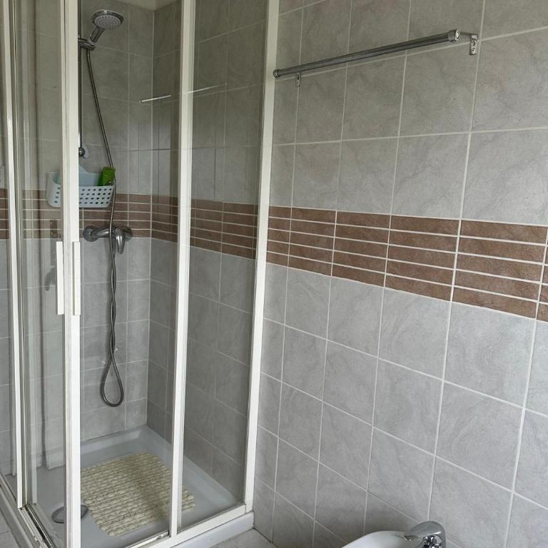 Travellers Lodge Bed & Rooms - Deluxe Doppelzimmer mit Gemeinschaftsbad - 5