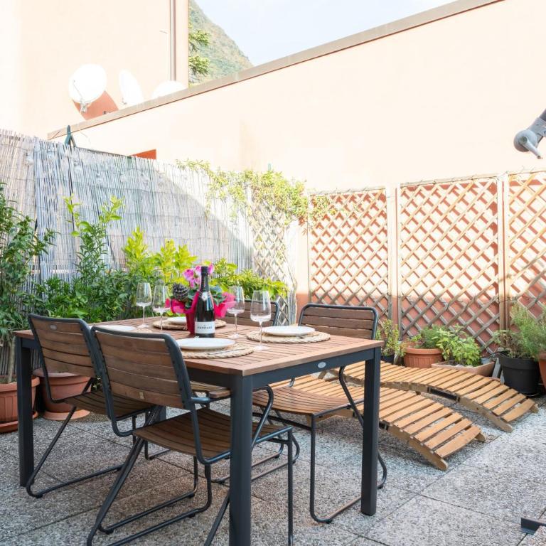 La Terrazza di Vincent By Immobilux - Two-Bedroom Deluxe Apartment with Garden View - 10