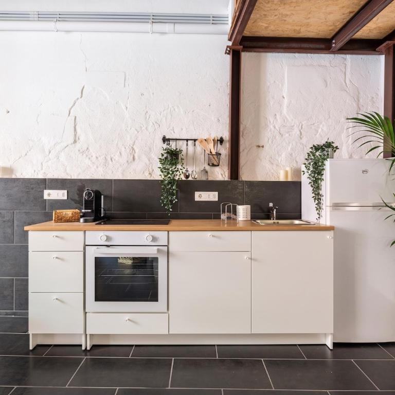 Palabanda Loft - Historic Loft in Cagliari - One-Bedroom Apartment - 6