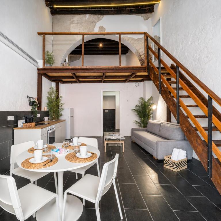 Palabanda Loft - Historic Loft in Cagliari - One-Bedroom Apartment - 1