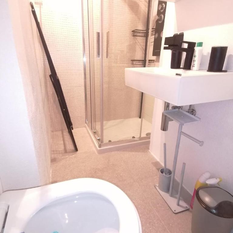 B&B Fiori d'Alassio Vacanze Liguria - Camera Familiare con Terrazza - 11