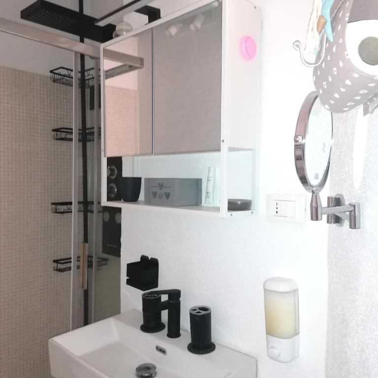 B&B Fiori d'Alassio Vacanze Liguria - Camera Familiare con Terrazza - 26