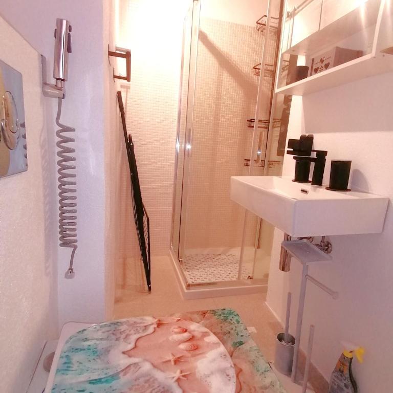 B&B Fiori d'Alassio Vacanze Liguria - Camera Familiare con Terrazza - 31