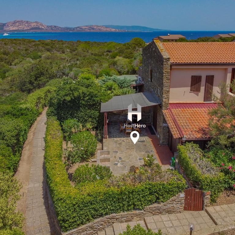 Relax at Lentischi - Private Veranda & BBQ by Host Hero - Appartamento - 5