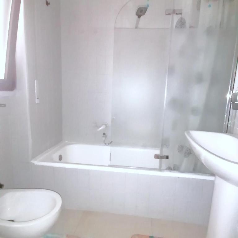 B&B Fiori d'Alassio Vacanze Liguria - Camera Familiare con Bagno Privato - 14