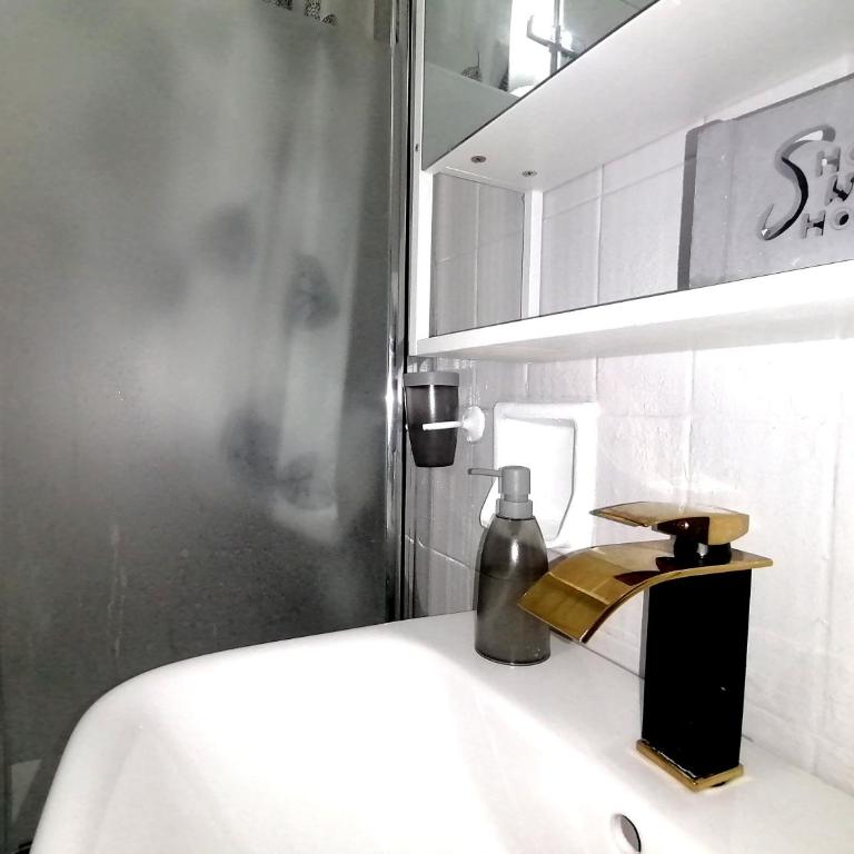 B&B Fiori d'Alassio Vacanze Liguria - Camera Familiare con Bagno Privato - 16