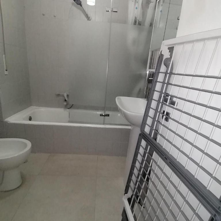 B&B Fiori d'Alassio Vacanze Liguria - Camera Familiare con Bagno Privato - 13
