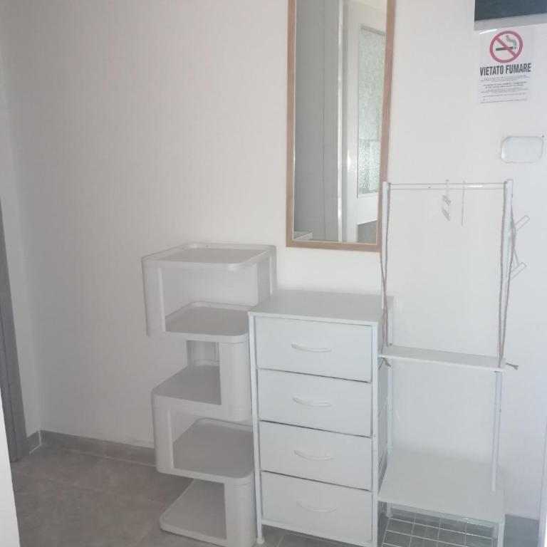 B&B Fiori d'Alassio Vacanze Liguria - Camera Familiare con Bagno Privato - 32