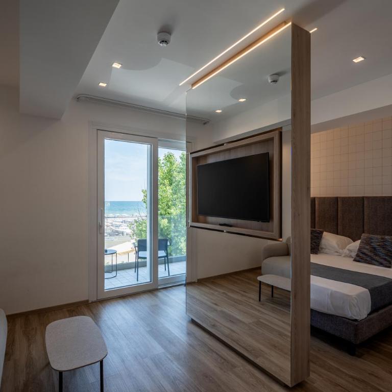 Hotel Sporting Riccione - Camera Matrimoniale Executive con Balcone - Fronte Mare - 7