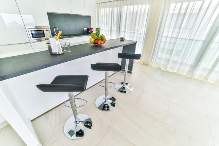 7 Croisette 3-room 135 m - Appartement 2 Chambres - 8