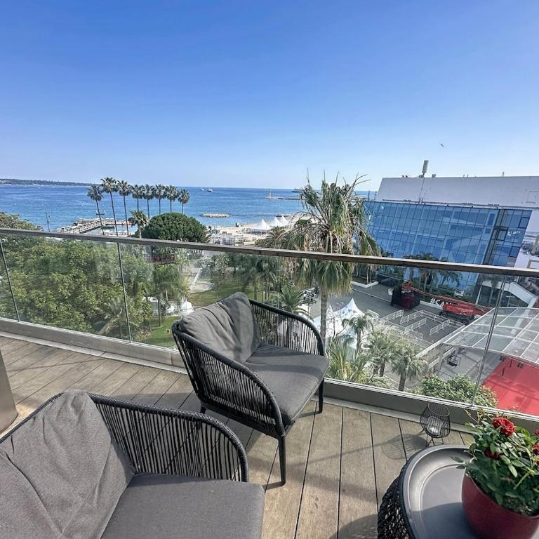 7 Croisette 3-room 135 m - Appartement 2 Chambres - 24