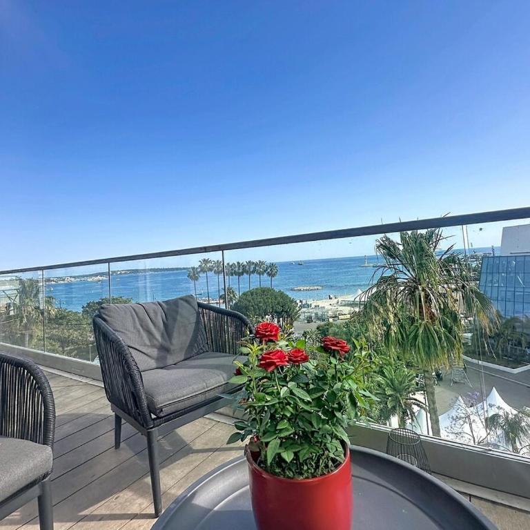7 Croisette 3-room 135 m - Appartement 2 Chambres - 25