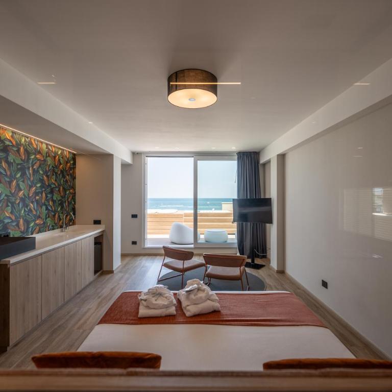 Hotel Sporting Riccione - Suite Panoramic con Terrazza e Vasca Idromassaggio - Fronte Mare - 5