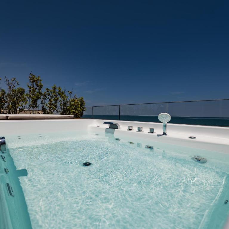 Hotel Sporting Riccione - Suite Panoramic con Terrazza e Vasca Idromassaggio - Fronte Mare - 6