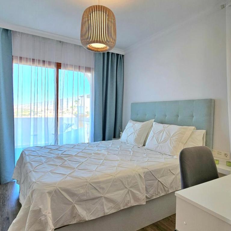Family Apartment Ocean & Mountain Views & Heated Pool - Two-Bedroom Apartment - 5