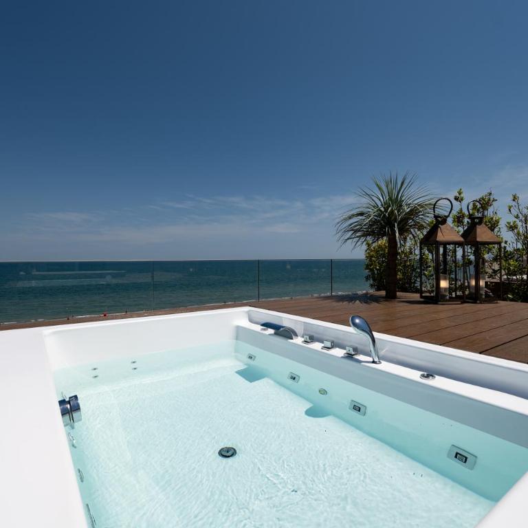 Hotel Sporting Riccione - Suite Panoramic con Terrazza e Vasca Idromassaggio - Fronte Mare - 7