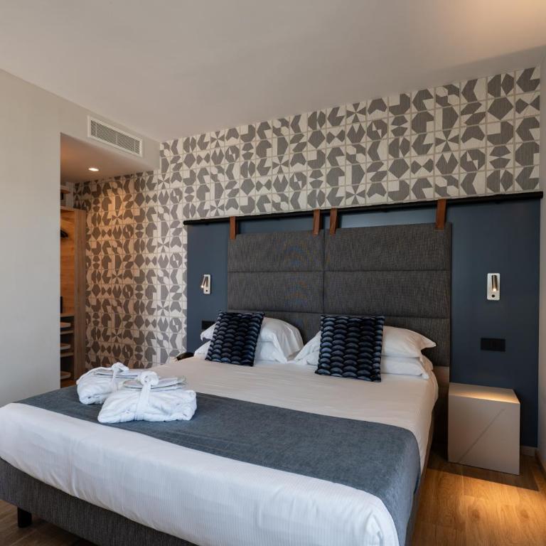 Hotel Sporting Riccione - Suite Panoramic con Terrazza e Vasca Idromassaggio - Fronte Mare - 9