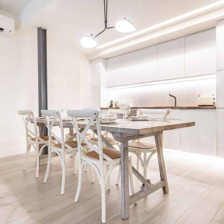 Spacious Historic Centre Apartment REMS - Apartment mit 2 Schlafzimmern - 4
