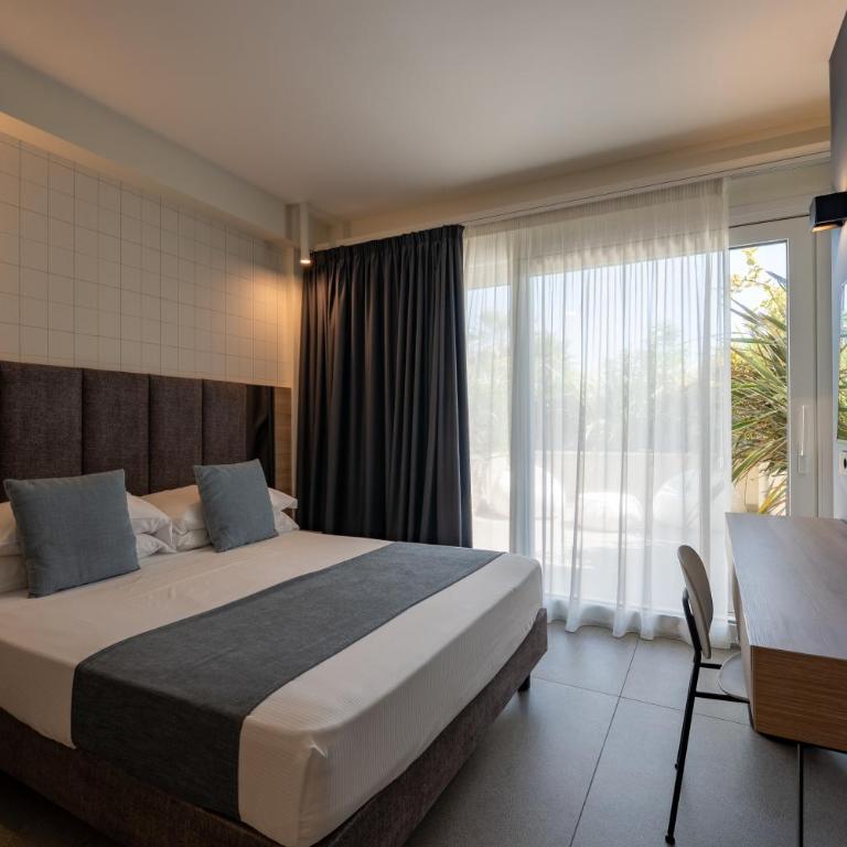 Hotel Sporting Riccione - Camera Deluxe Giardino - 3