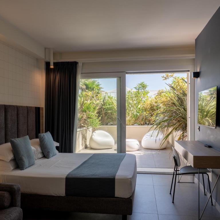 Hotel Sporting Riccione - Camera Deluxe Giardino - 2