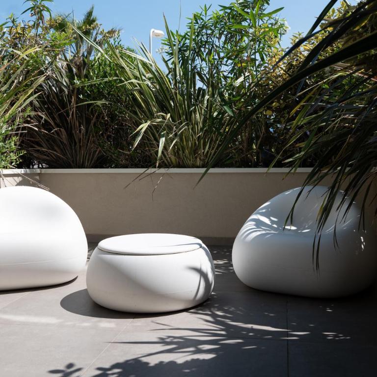 Hotel Sporting Riccione - Camera Deluxe Giardino - 4