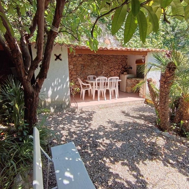 Maison Alkinoos - Jardin vue sur le Baou - Appartement 3 Chambres - 1