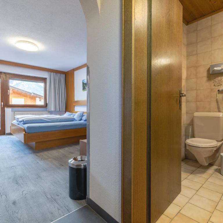 Gästehaus Wilhelmshof - Doppelzimmer mit Balkon - 6