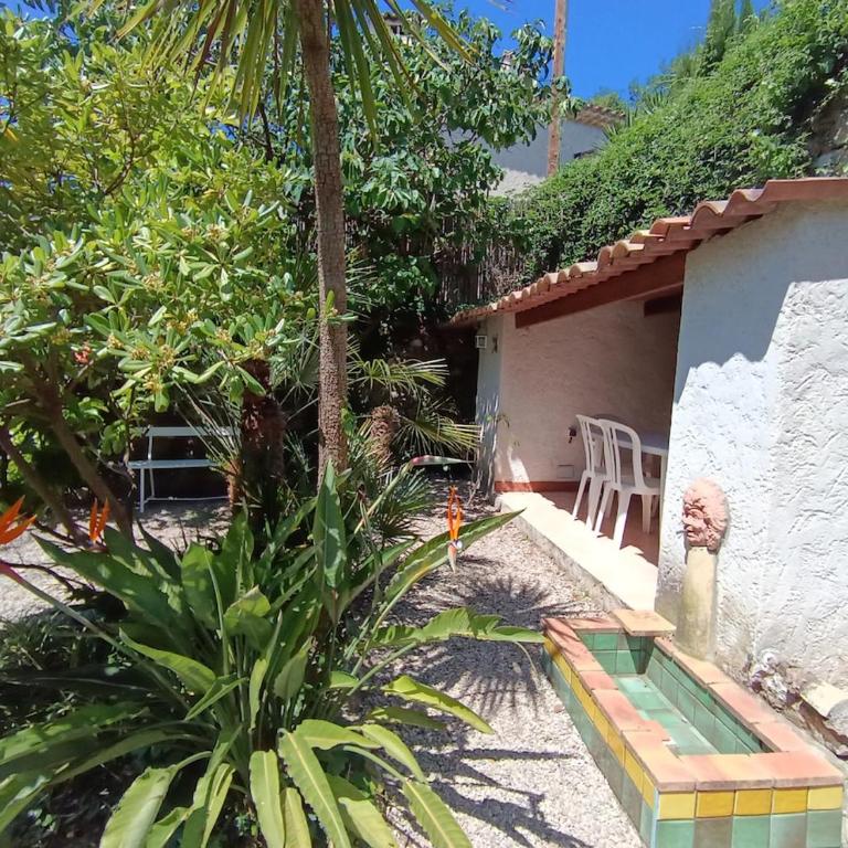 Maison Alkinoos - Jardin vue sur le Baou - Appartement 3 Chambres - 9
