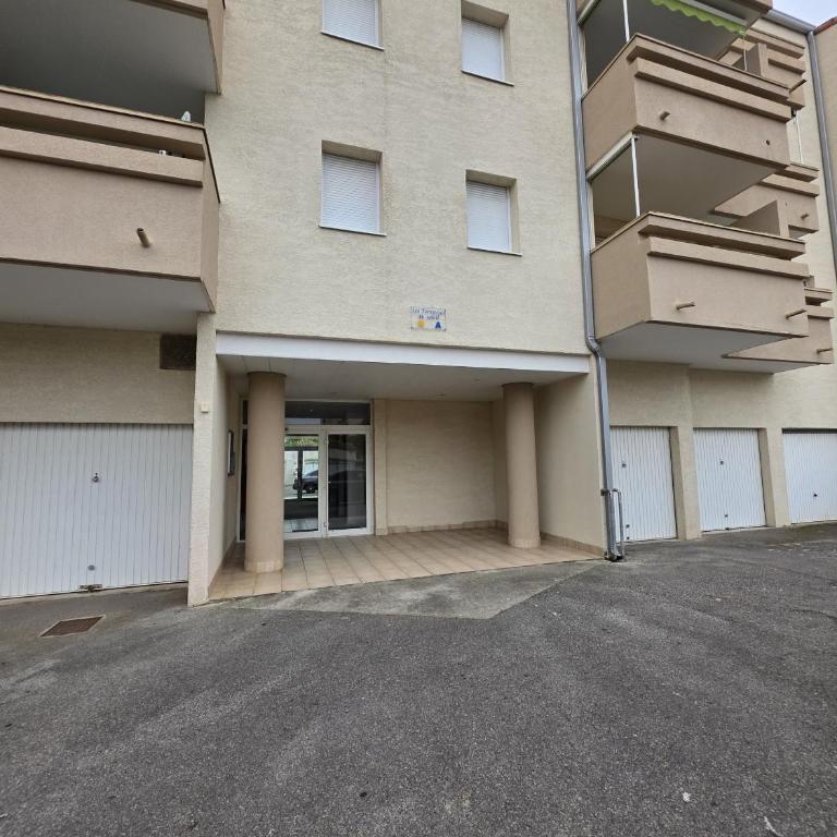 LES TERRASSES DU SOLEIL 4 couchages piscine parking - Apartment with Pool View - 15
