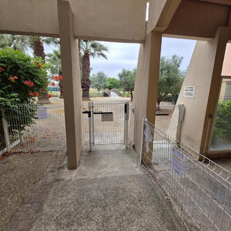 LES TERRASSES DU SOLEIL 4 couchages piscine parking - Apartment with Pool View - 18