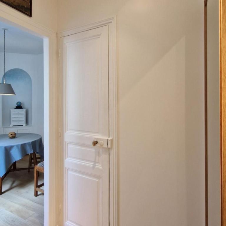 My Peaceful Haven in Center Paris Bastille by lift - One-Bedroom Apartment - 10