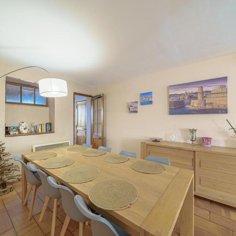 WeHost - Grande maison avec piscine - porte des Calanques - Maison 3 Chambres - 2