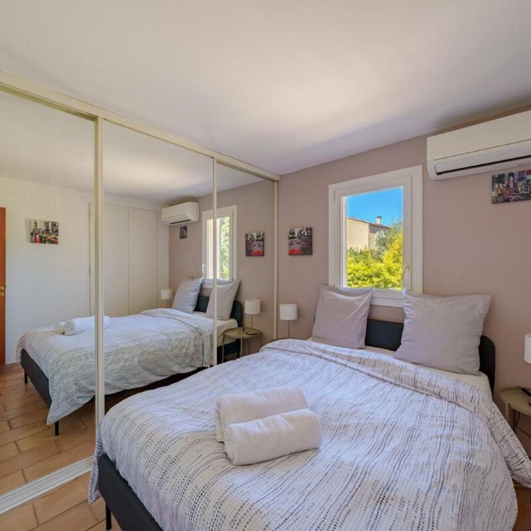 WeHost - Grande maison avec piscine - porte des Calanques - Maison 3 Chambres - 12