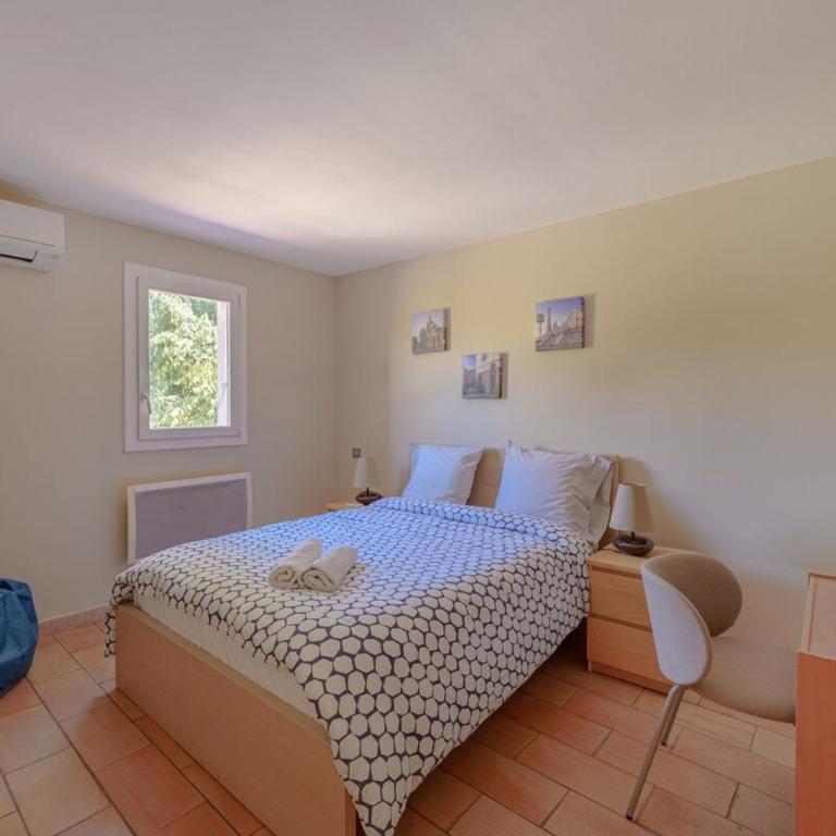WeHost - Grande maison avec piscine - porte des Calanques - Maison 3 Chambres - 13