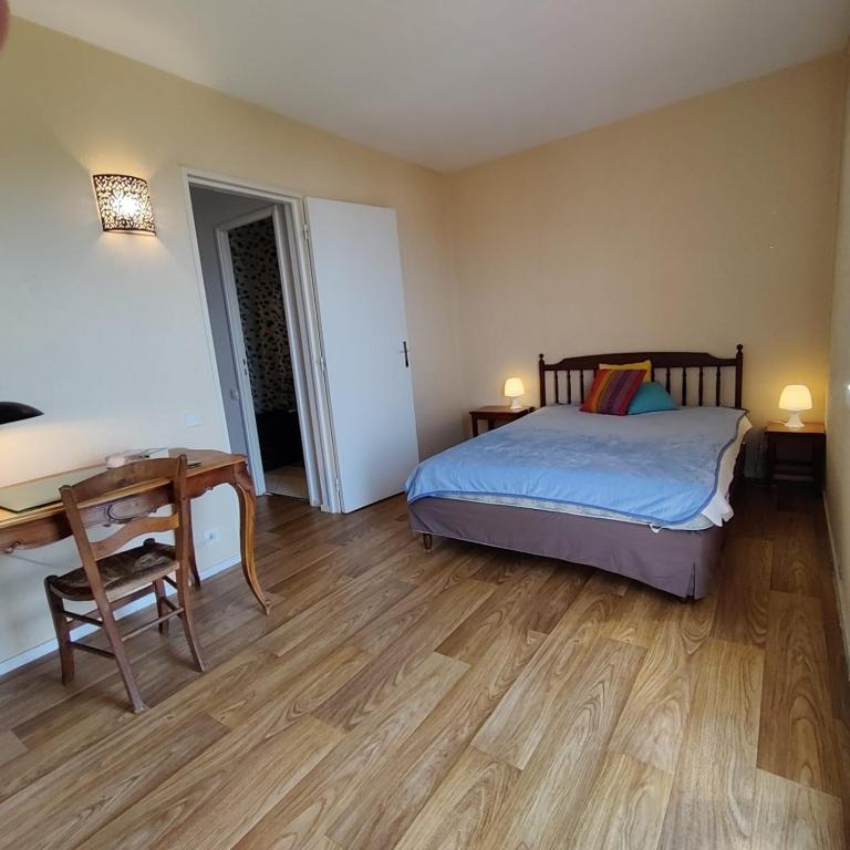 Spacious apartment near the sea - Apartment - 9