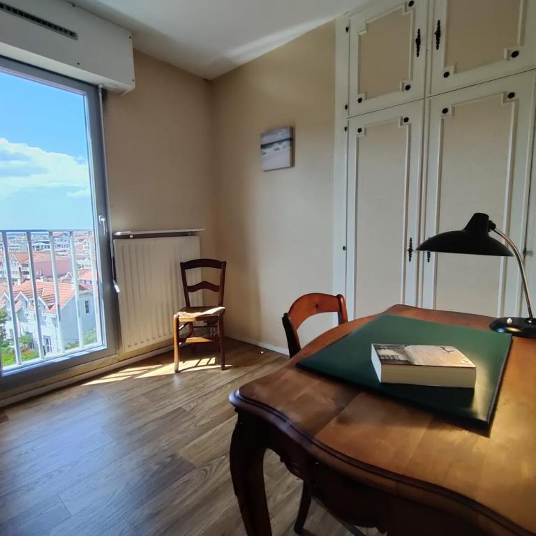 Spacious apartment near the sea - Apartment - 10