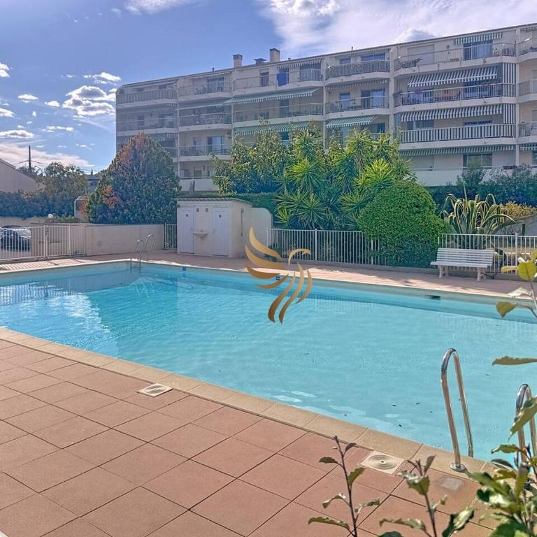Édenia, AC,balcony swimming pool, Wi-Fi & parking - Apartment - 8