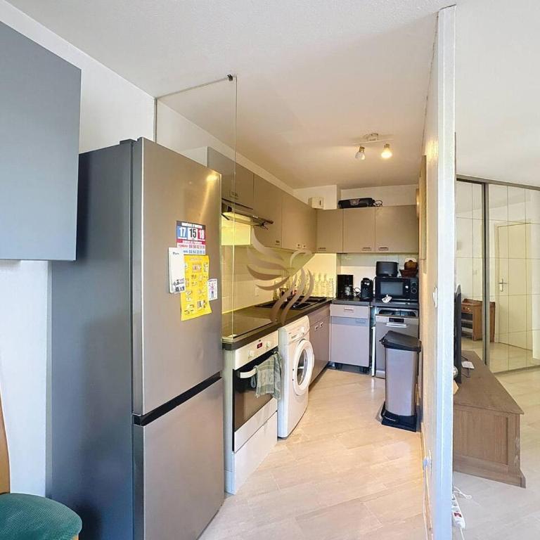 Édenia, AC,balcony swimming pool, Wi-Fi & parking - Apartment - 11
