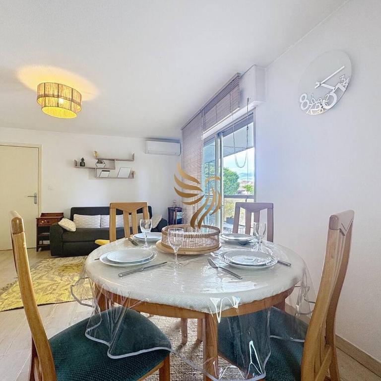 Édenia, AC,balcony swimming pool, Wi-Fi & parking - Apartment - 12