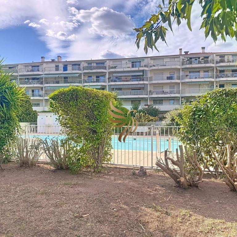 Édenia, AC,balcony swimming pool, Wi-Fi & parking - Apartment - 44