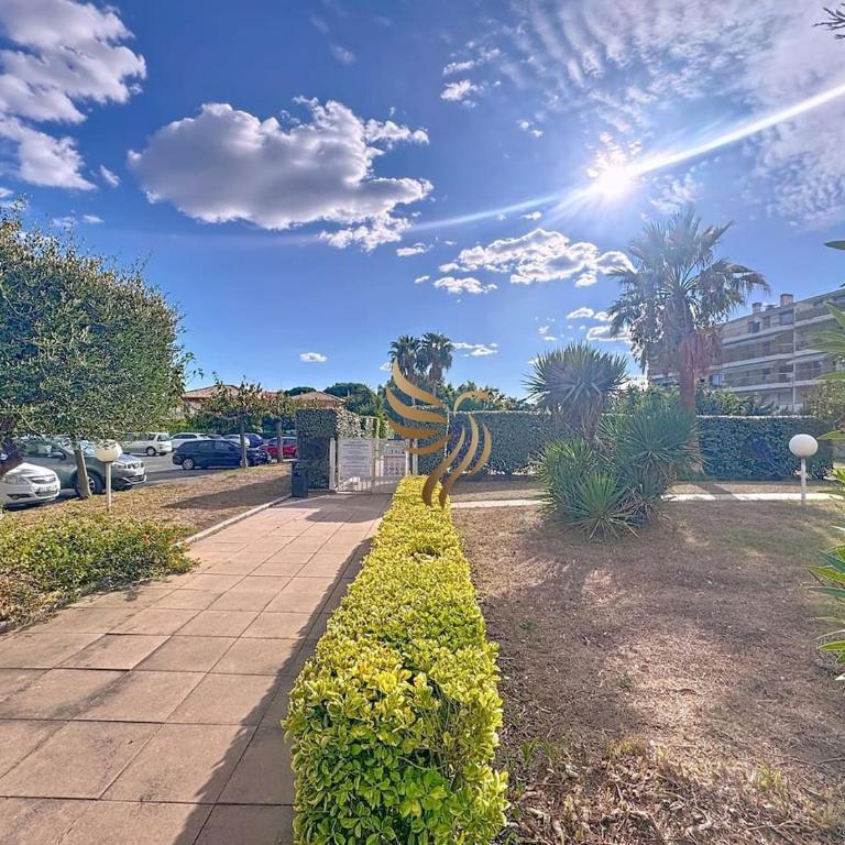 Édenia, AC,balcony swimming pool, Wi-Fi & parking - Apartment - 46